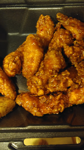 Chicken Wings Restaurant «Hooters», reviews and photos, 32976 Gratiot Ave, Roseville, MI 48066, USA