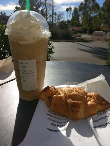 Restaurant «Starbucks», reviews and photos, 7350 N Vía Paseo Del Sur, Scottsdale, AZ 85258, USA