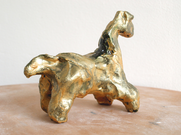 paard (beeld van franka waaldijk, rechtsachter)