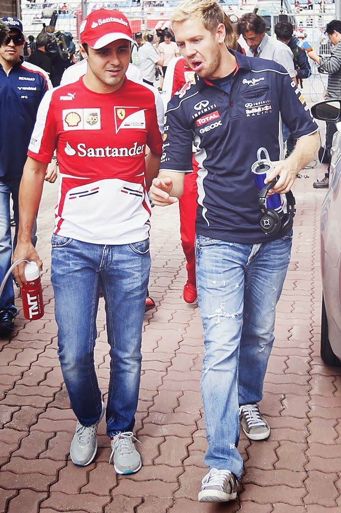 Фелипе Масса и Себастьян Феттель на параде пилотов Гран-при Кореи 2013