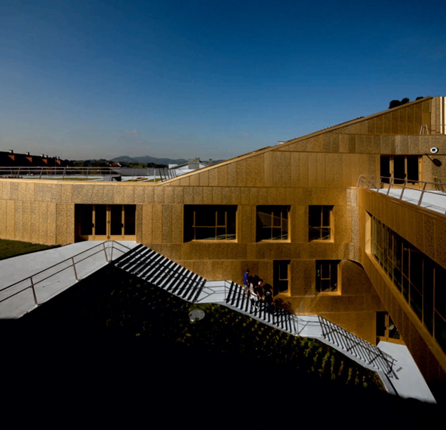 VAUMM architecture