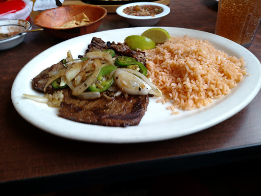 Restaurant «La Perla Tapatia», reviews and photos, 1230 High St, Delano, CA 93215, USA