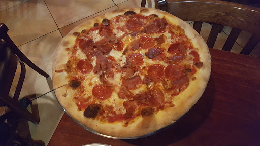 Restaurant «Il Bacio Pizzeria & Trattoria», reviews and photos, 2571 Piedmont Rd NE #120, Atlanta, GA 30324, USA