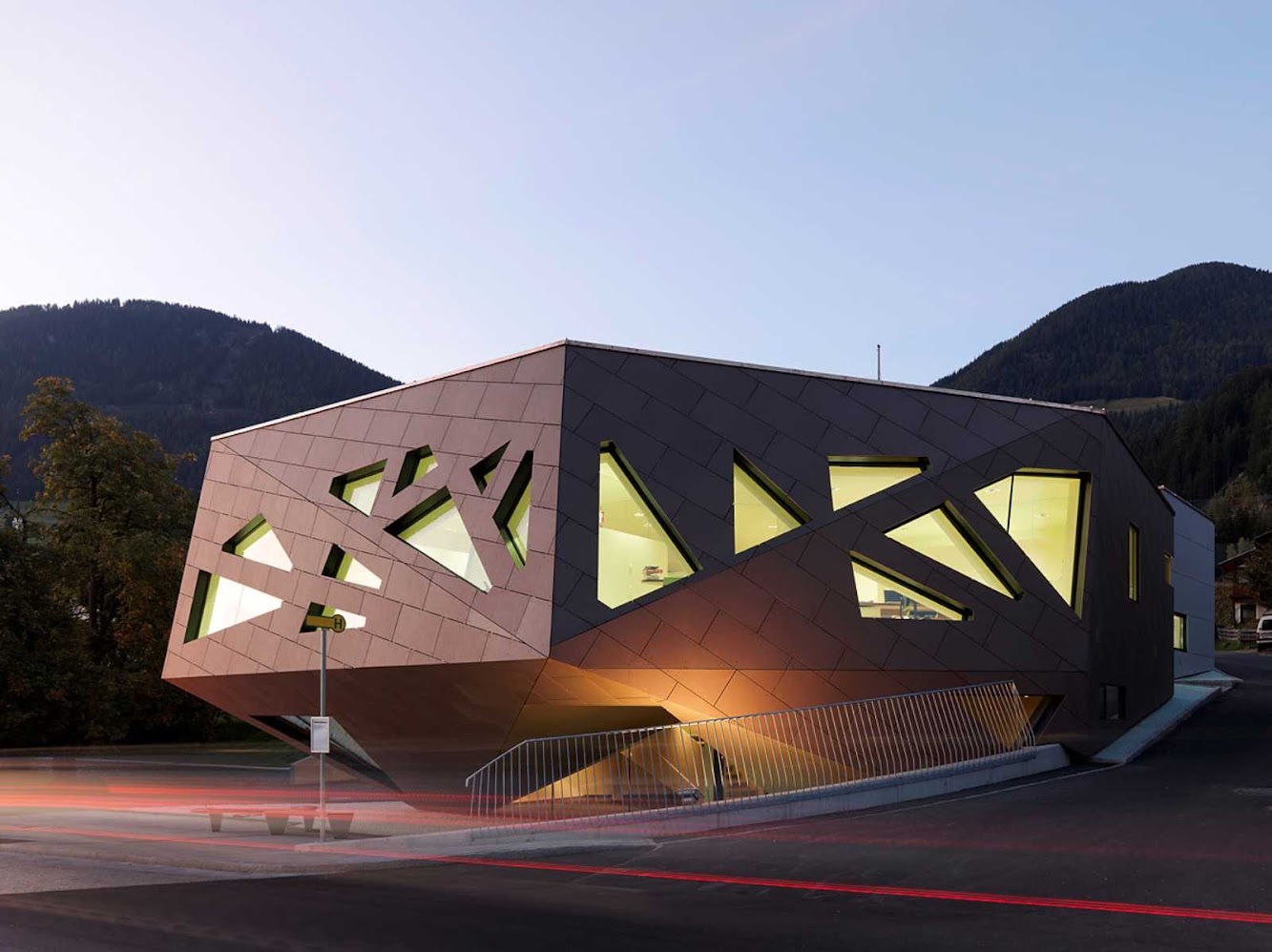 Community Centre by Machné Architekten