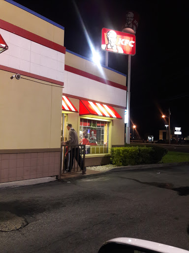 Fast Food Restaurant «KFC», reviews and photos, 3105 Havendale Blvd, Auburndale, FL 33823, USA