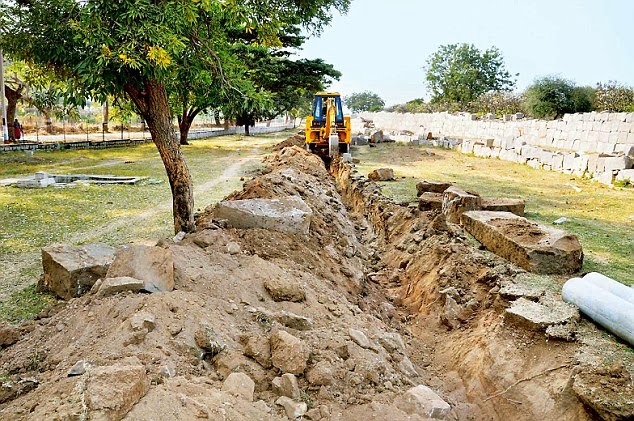 Illegal digging damages antique Hampi pots Illegal digging damages antique Hampi pots