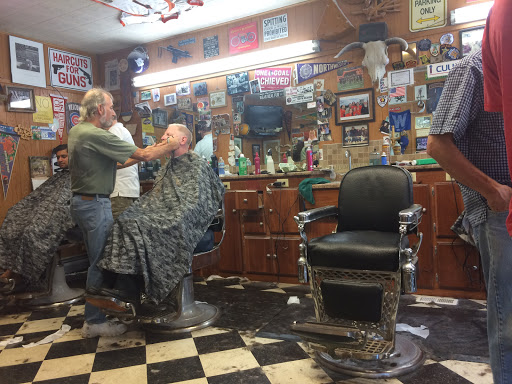 Barber Shop «Liberty Barber Shop», reviews and photos, 614 N Milwaukee Ave, Libertyville, IL 60048, USA