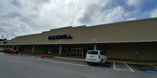 Donations Center «Goodwill of North Georgia: Lilburn Store and Donation Center», reviews and photos