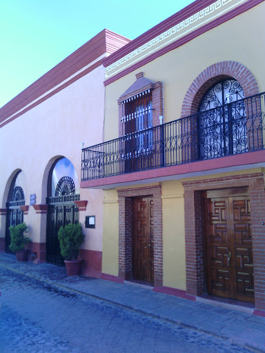Hotel Casa Tsaya, Ignacio Zaragoza 9, Zona Centro, 76680 Bernal, Qro., México, Hotel en el centro | QRO