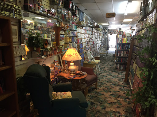 Used Book Store «Paperbacks Plus Book Store», reviews and photos, 2539 7th Ave E, St Paul, MN 55109, USA
