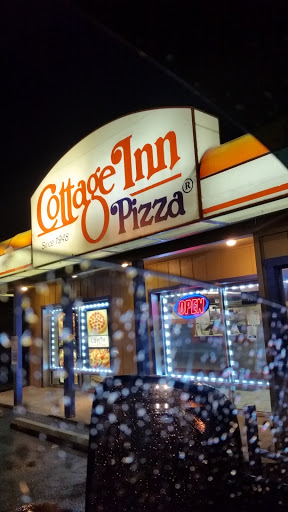 Pizza Restaurant «Cottage Inn Pizza - Sturgis», reviews and photos, 415 S Centerville Rd, Sturgis, MI 49091, USA