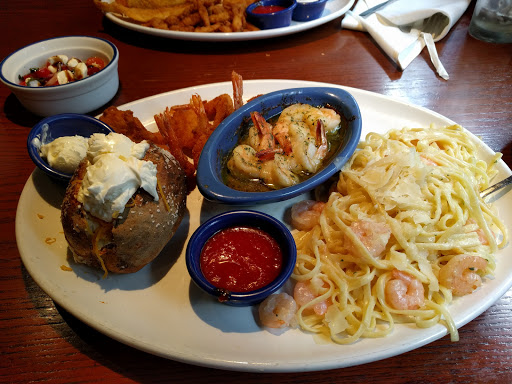 Seafood Restaurant «Red Lobster», reviews and photos, 1050 Holcomb Bridge Rd, Roswell, GA 30076, USA