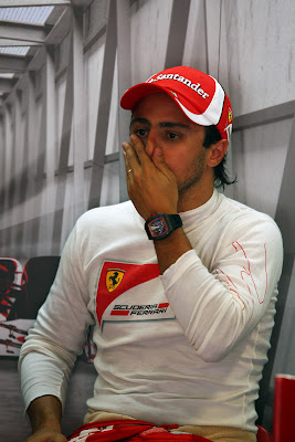 Фелипе Масса фэйспалмит на Гран-при Италии 2011 в Монце