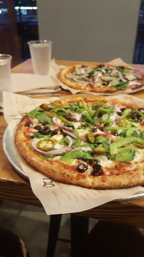 Pizza Restaurant «Blaze Pizza», reviews and photos, 6230 95th St, Oak Lawn, IL 60453, USA