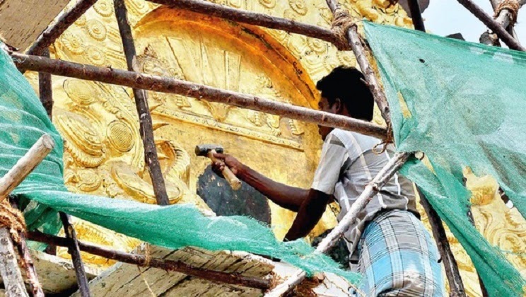 A golden makeover for an ancient Hindu temple A golden makeover for an ancient Hindu temple