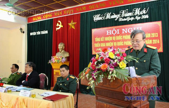 Đại tá Cao Huy Lương – Phó chính ủy Bộ CHQS tỉnh phát biểu chỉ đạo hội nghị