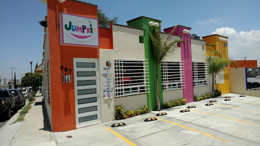 Salon Jumprix, Boulevard de las Americas 987, Boulevares del Cimatario, 76903 Santiago de Querétaro, Qro., México, Salón para eventos | QRO