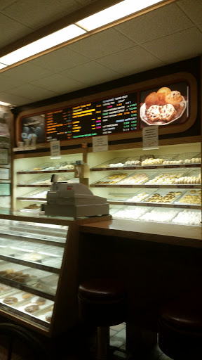 Donut Shop «Deluxe Donuts», reviews and photos, 520 S Scatterfield Rd, Anderson, IN 46012, USA