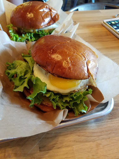 Hamburger Restaurant «bopNgrill», reviews and photos, 6604 N Sheridan Rd, Chicago, IL 60626, USA