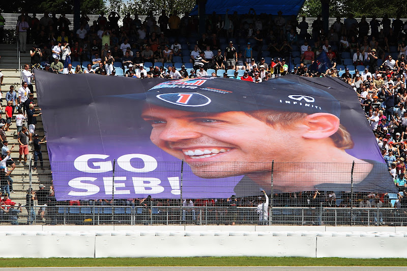 баннер Go Seb от болельщиков Себастьяна Феттеля на Гран-при Германии 2012