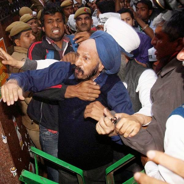 28 people, including 13 AAP activists and 10 BJP supporters, were injured in the clashes, police said. 28 people, including 13 AAP activists and 10 BJP supporters, were injured in the clashes, police said.