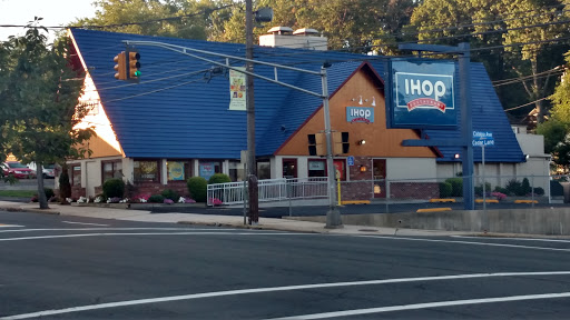 Restaurant «IHOP», reviews and photos, 610 Cedar Ln, Teaneck, NJ 07666, USA