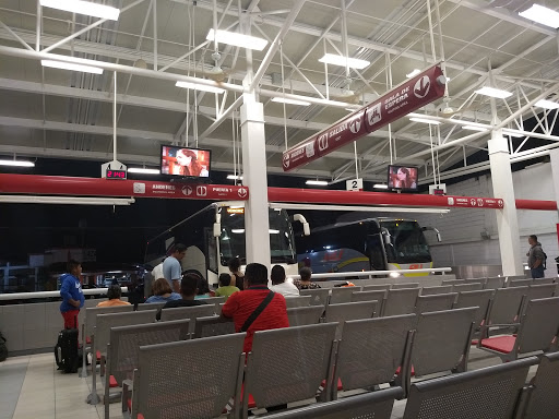 Terminal de Autobuses A.D.O. Tehuantepec, Calle de los Heroes, Vixhana, 70760 Tehuantepec, Oax., México, Alimentación y bebida | OAX