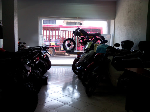 Distribuidora Nacional de Motocicletas - DINAMO, Av. Indepencia, 1831, La Piragua, 68380 San Juan Bautista Tuxtepec, Oax., México, Concesionario de motocicletas | OAX