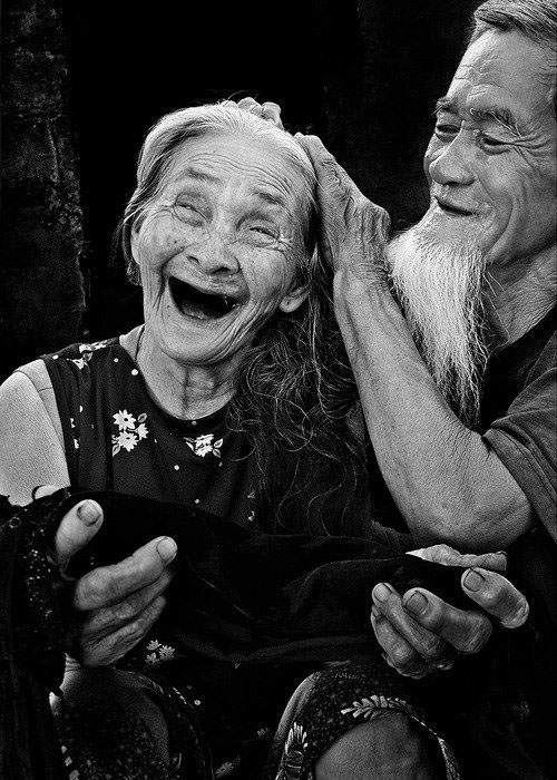Bộ ảnh tình yêu người già thật đẹp, lãng mạn Ảnh ông bà lãng mạn