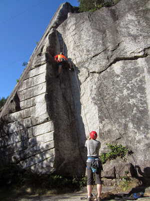 Sammy climbing Kangaroo Corner (5.11a)