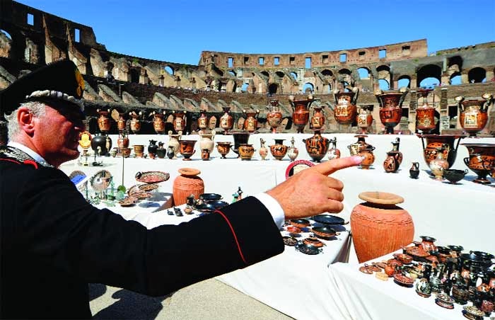 Italy threatens to sue UK firm over ancient ‘loot’ Italy threatens to sue UK firm over ancient ‘loot’