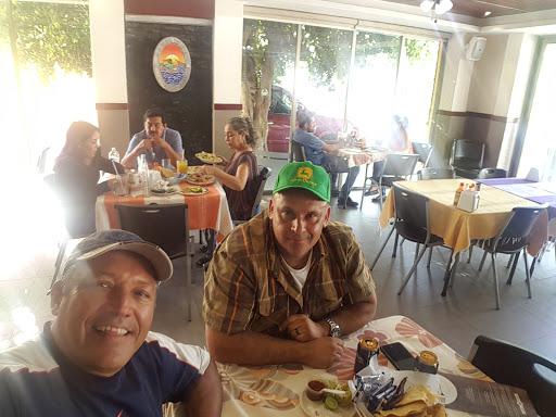 MARISCOS EL PESCADOR, Luis Cabrera 30, Residencial la Paz, 60320 Los Reyes de Salgado, Mich., México, Restaurante de comida para llevar | VER