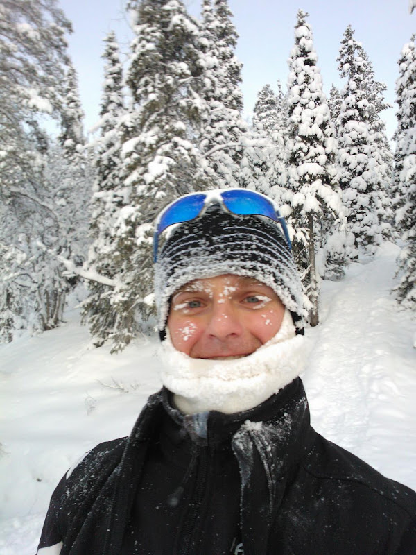 Хейкки Ковалайнен в снегу в лесу 20 декабря 2012