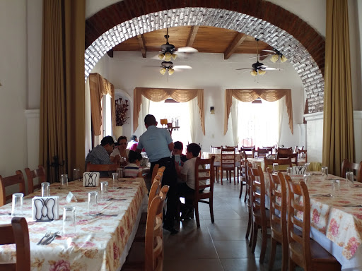 Jardínes de Chiapa Restaurante, Av. Franscisco I. Madero 395, San Jacinto, Chiapa de Corzo, Chis., México, Restaurante | CHIS