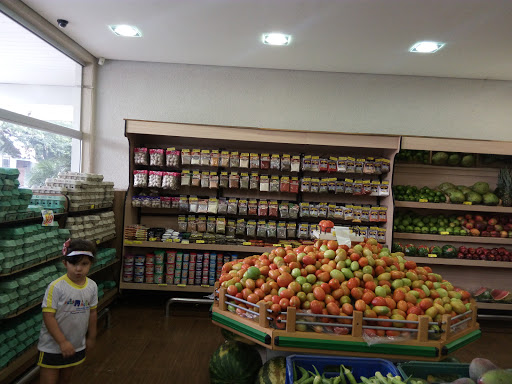 Supermercado Centauro, R. Surucuá, 163 - Conj. Centauro, Arapongas - PR, 86708-280, Brasil, Supermercado, estado Parana