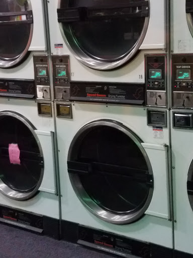 Laundromat «Laundry 101 & Bar», reviews and photos, 1683 E Main St, Kent, OH 44240, USA