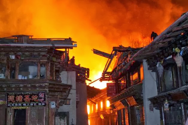 Night fire destroys ancient Tibetan town in China Night fire destroys ancient Tibetan town in China