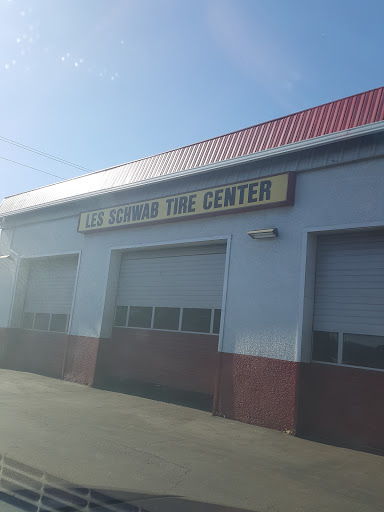 Tire Shop «Les Schwab Tire Center», reviews and photos, 758 Central Ave N, Kent, WA 98032, USA
