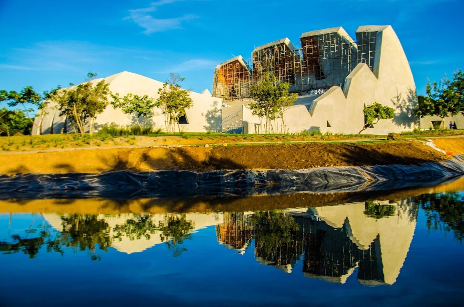 Mozarteum Brasileiro Theater by Valentiny HVP Architects