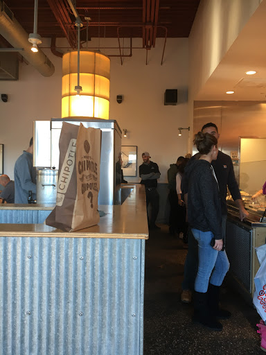 Mexican Restaurant «Chipotle Mexican Grill», reviews and photos, 215 N Broadway, Hicksville, NY 11801, USA
