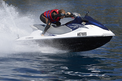 Нико Росберг катается на водном мотоцикле на Гран-при Монако 2013