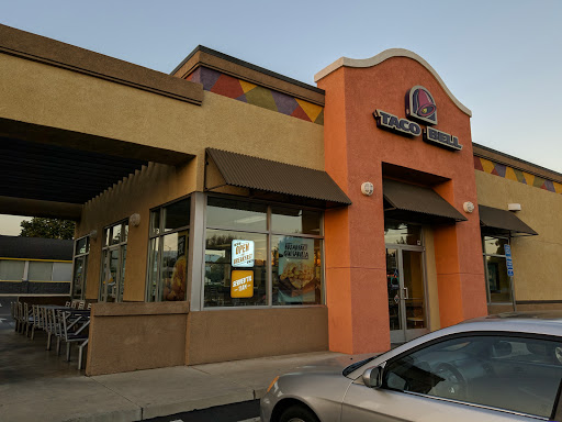 Mexican Restaurant «Taco Bell», reviews and photos, 2204 N Garey Ave, Pomona, CA 91767, USA