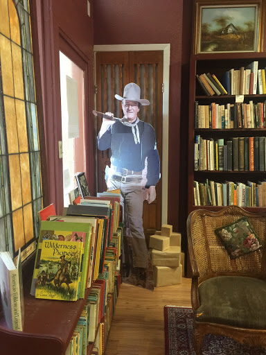 Used Book Store «The Tattered Jacket Bookstore», reviews and photos, 125 Historic Town Square, Lancaster, TX 75146, USA