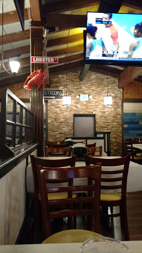 Restaurant «The Runnin Crab», reviews and photos, 2038 N Walnut St, Bloomington, IN 47404, USA