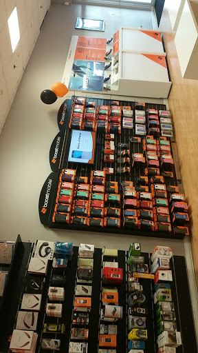 Cell Phone Store «Boost Mobile», reviews and photos, 1580 Buttitta Dr Unit A, Streamwood, IL 60107, USA