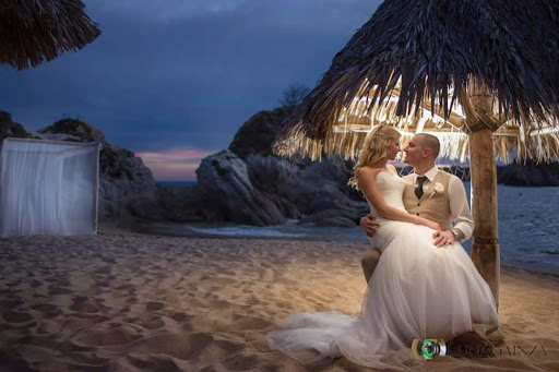Beach Wedding Mexico, Sn. Punta tangolunda local 6b, Blvd. Benito Juárez, Bahía de Tangolunda, 70989 huatulco, Oax., México, Recinto para eventos | OAX