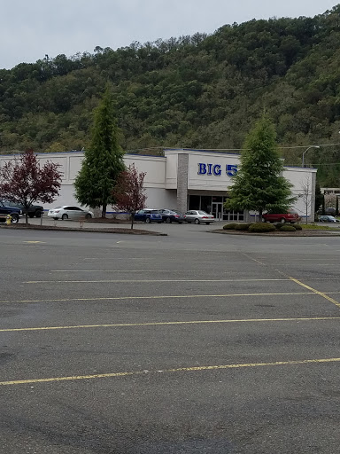 Sporting Goods Store «Big 5 Sporting Goods», reviews and photos, 2655 NW Stewart Pkwy, Roseburg, OR 97471, USA