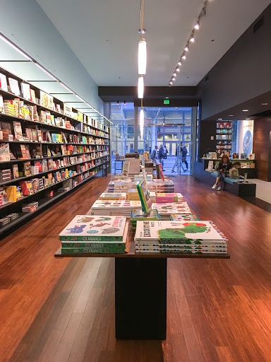 Book Store «Chronicle Books», reviews and photos, 165 4th St, San Francisco, CA 94103, USA