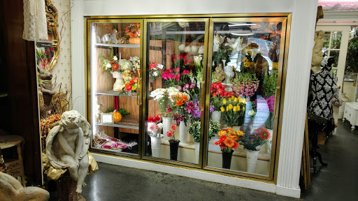 Florist «Raindrops & Roses Florist», reviews and photos, 85 Howells Rd, Bay Shore, NY 11706, USA