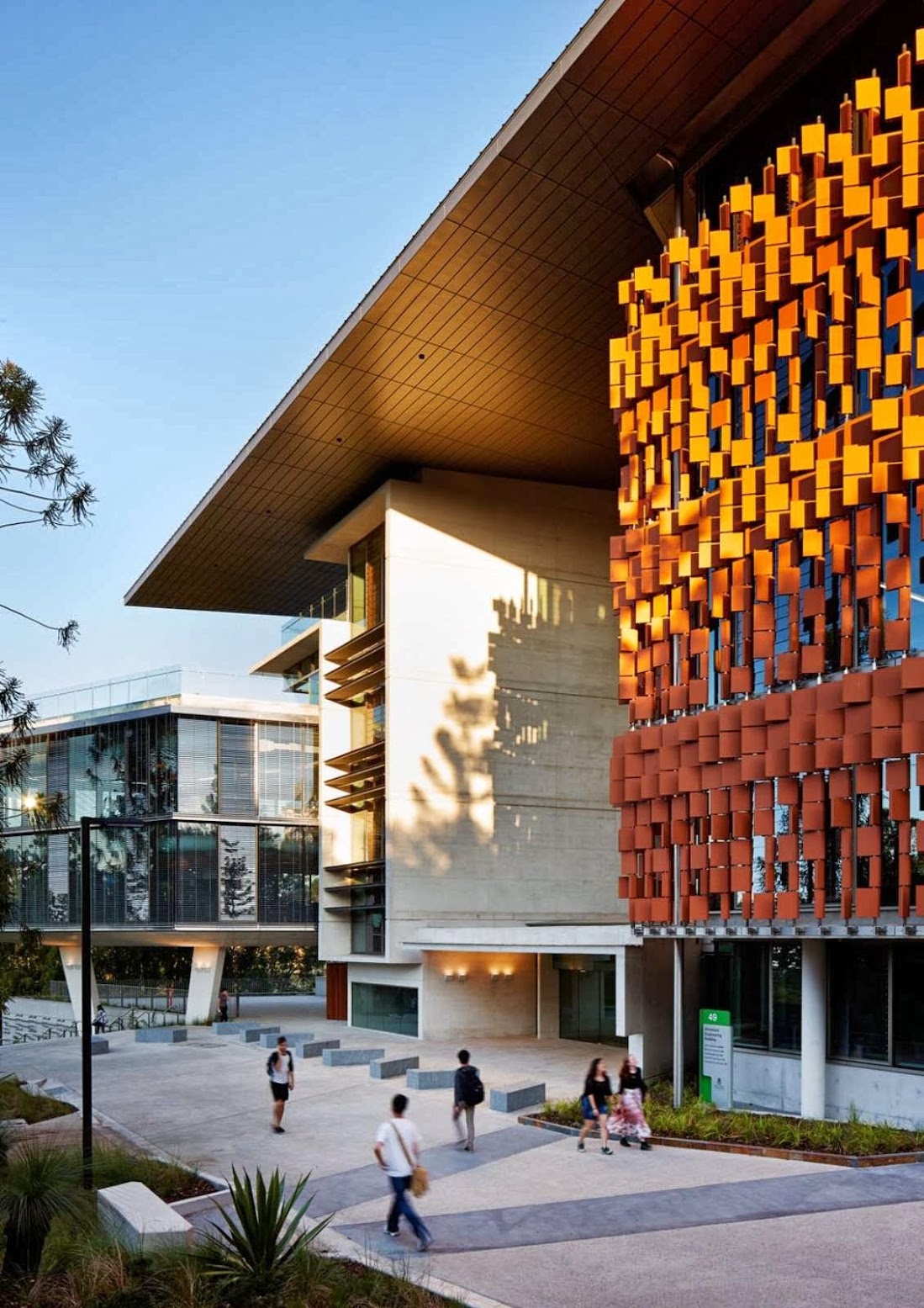 Advanced Engineering Building by HASSELL and Richard Kirk